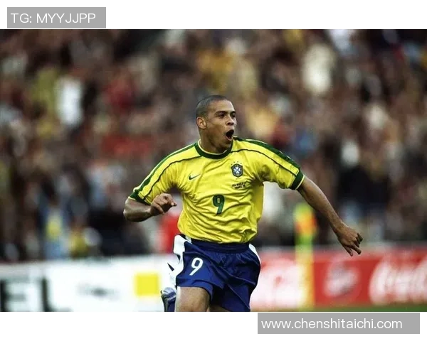 历史足球巨星阶层分析与影响力的演变探索